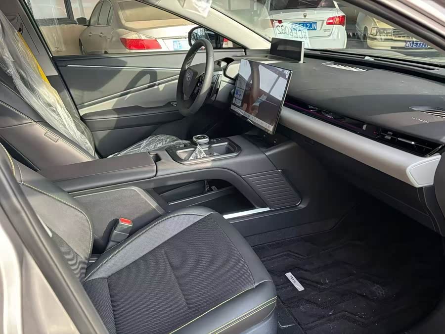 Toyota bZ5 2025 car image #5