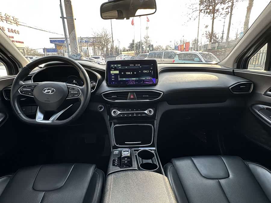 Hyundai Santa Fe 2021 car image #5