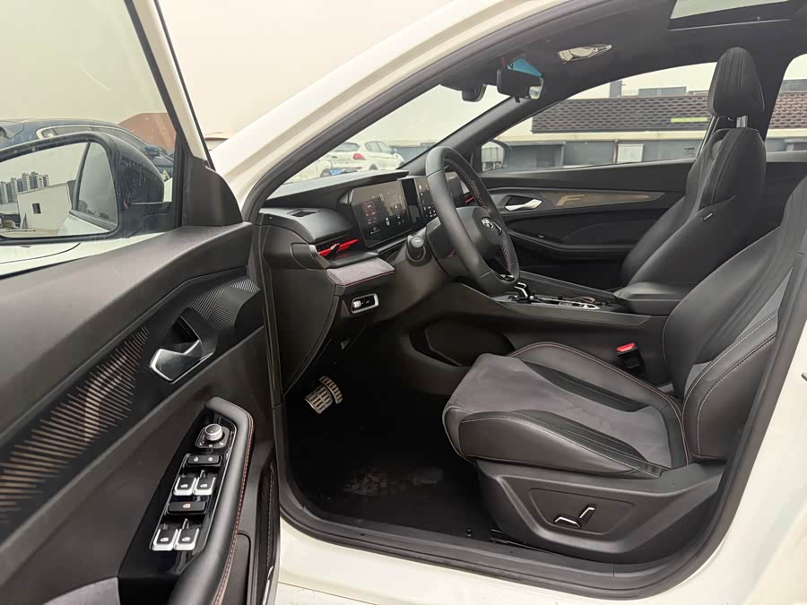 GEELY Binray 2022 car image #5