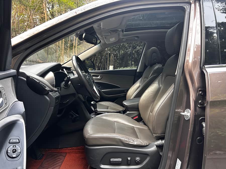 Hyundai Grand Santa Fe 2015 car image #5