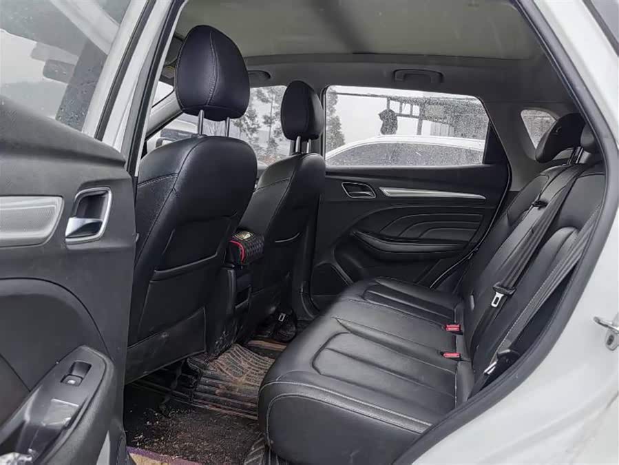 Roewe RX3 2018 изображение автомобиля #5