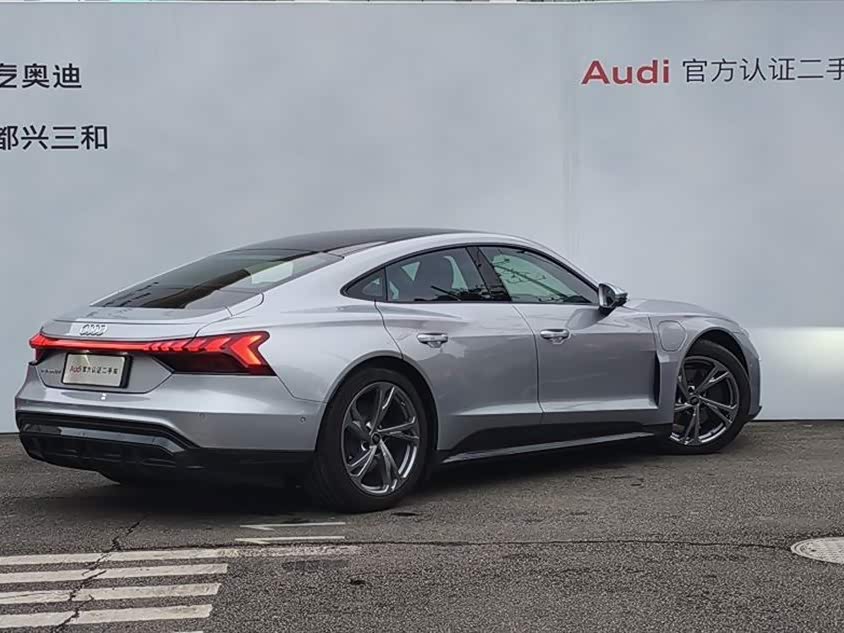 Audi e-tron GT 2024 #5 Audi e-tron GT 2024 صورة سيارة #5