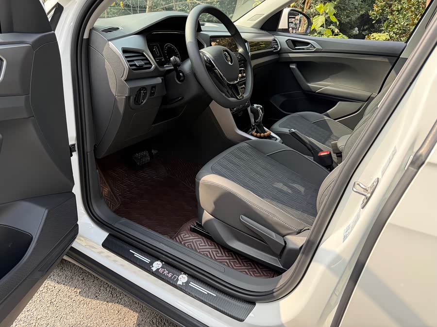 Volkswagen T-Cross 2021 #5 Volkswagen T-Cross 2021 car image #5