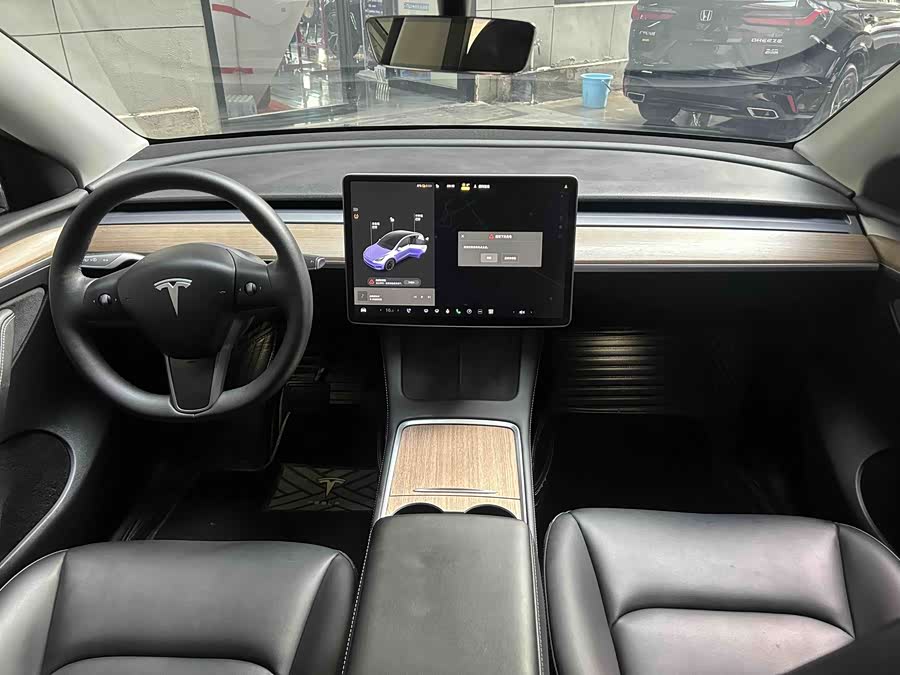 Tesla Model Y 2021 car image #5