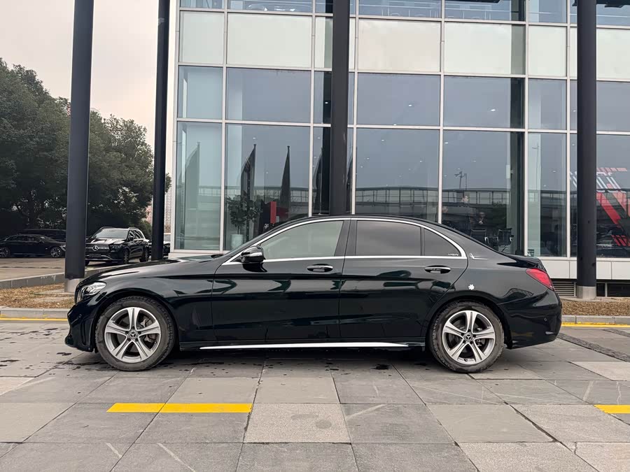 Mercedes-Benz C Class 2018 immagine di auto #5