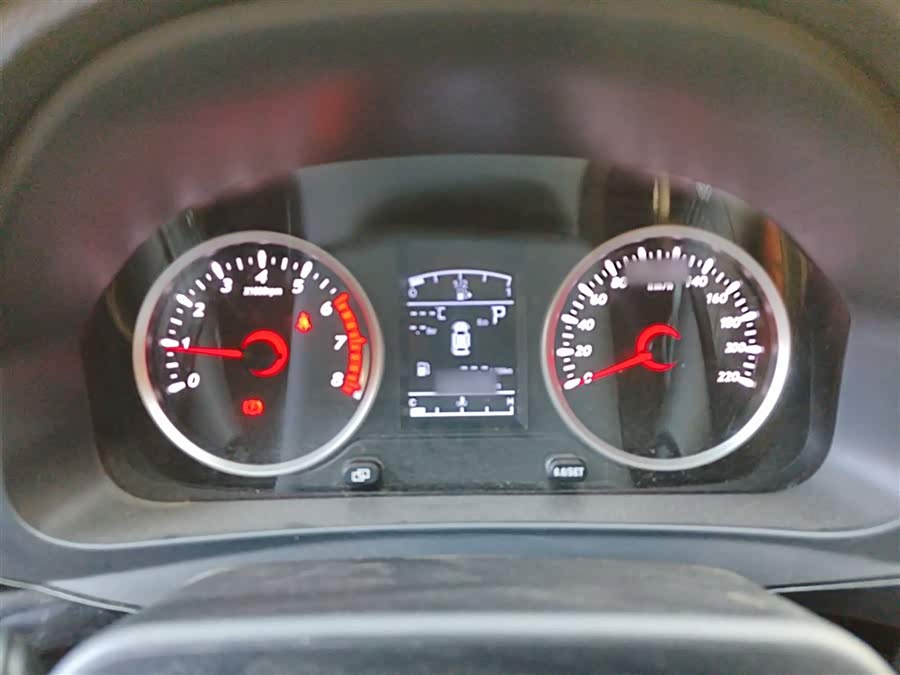 Forthing T5 2022 immagine di auto #5