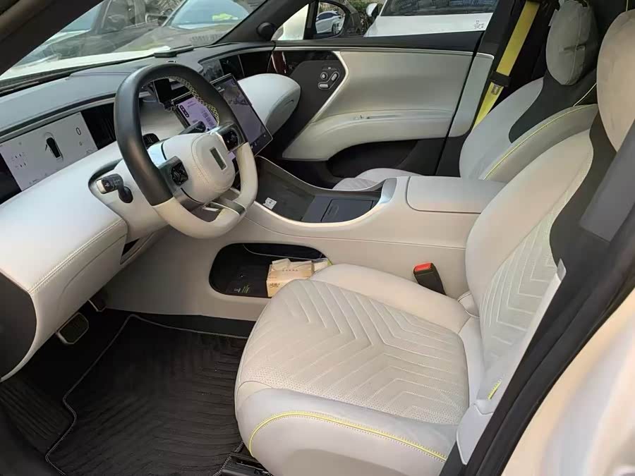 Avatr 11 2023 car image #5