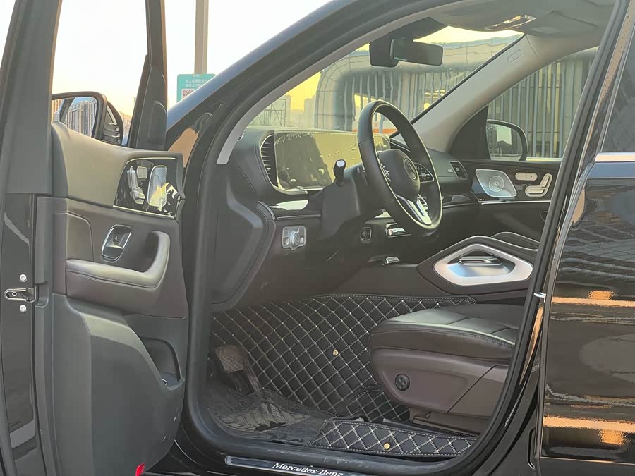 Mercedes-Benz GLE Class 2023 car image #5