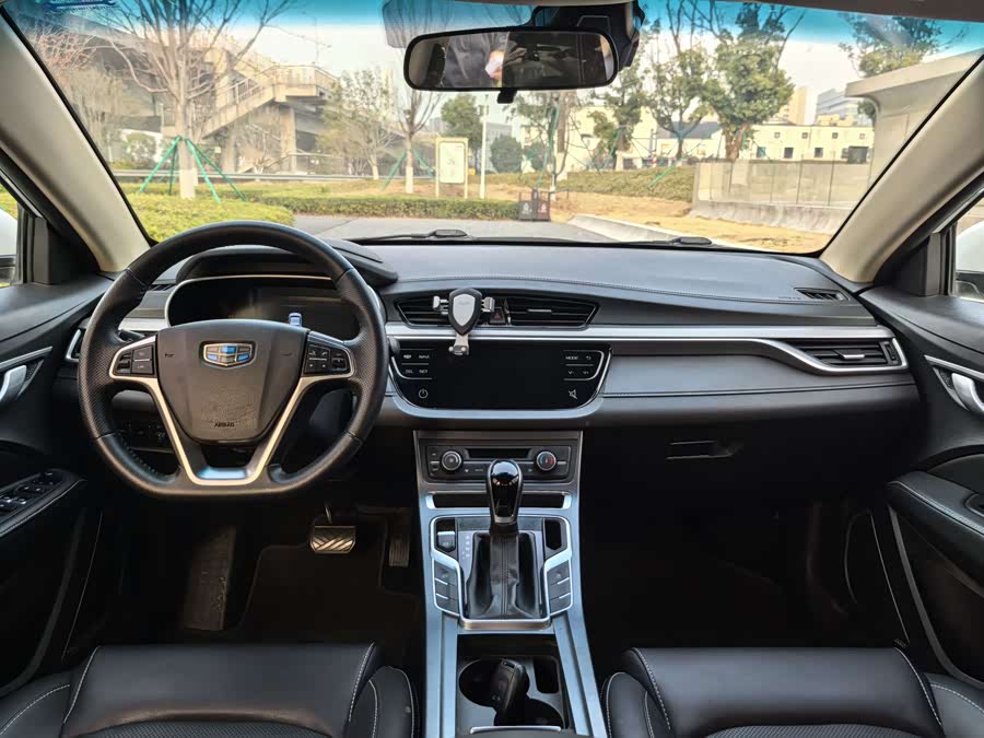 GEELY Emgrand 2018 car image #5
