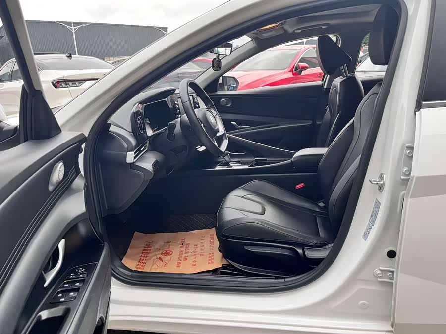 Hyundai Elantra 2024 car image #5