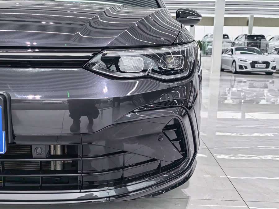 Volkswagen Golf 2024 car image #5