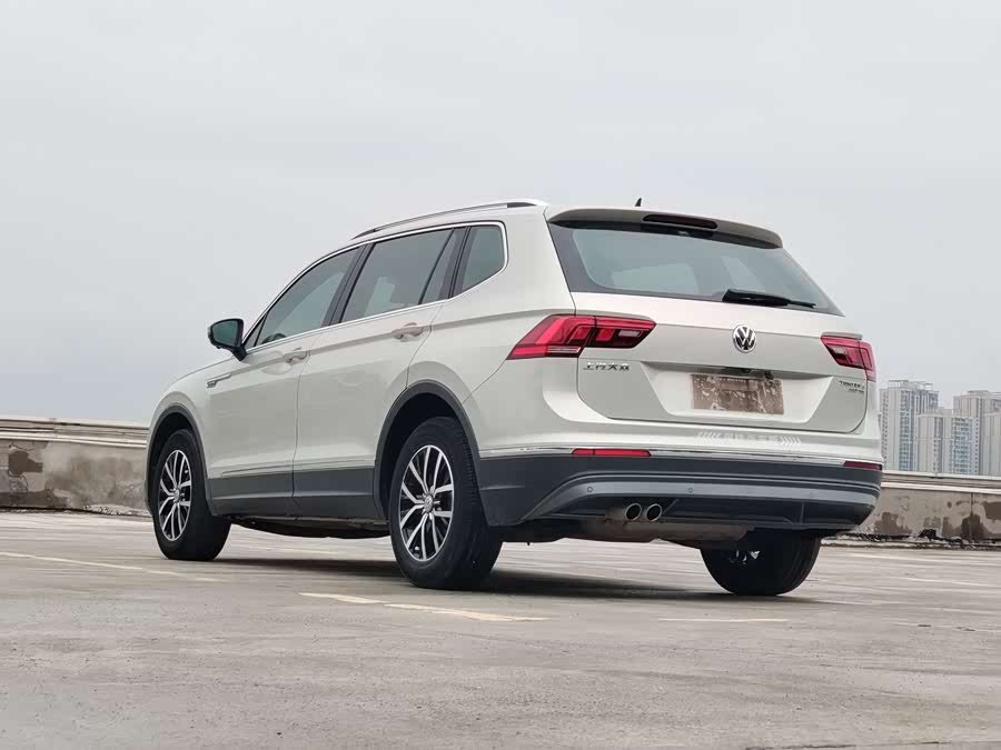 Volkswagen Tiguan L 2018 #5 Volkswagen Tiguan L 2018 car image #5
