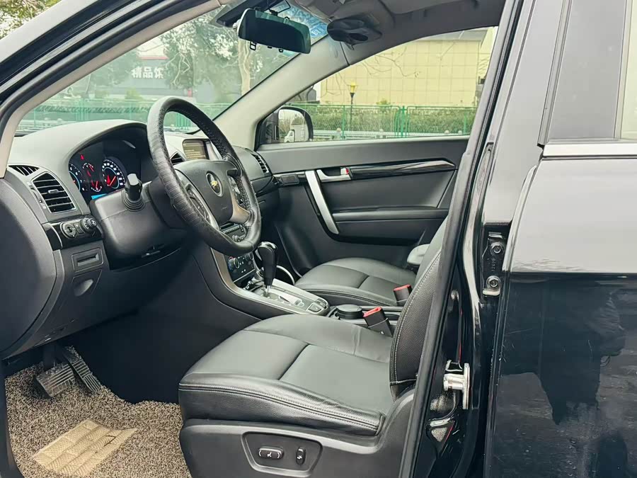 Chevrolet Captiva 2012 car image #5