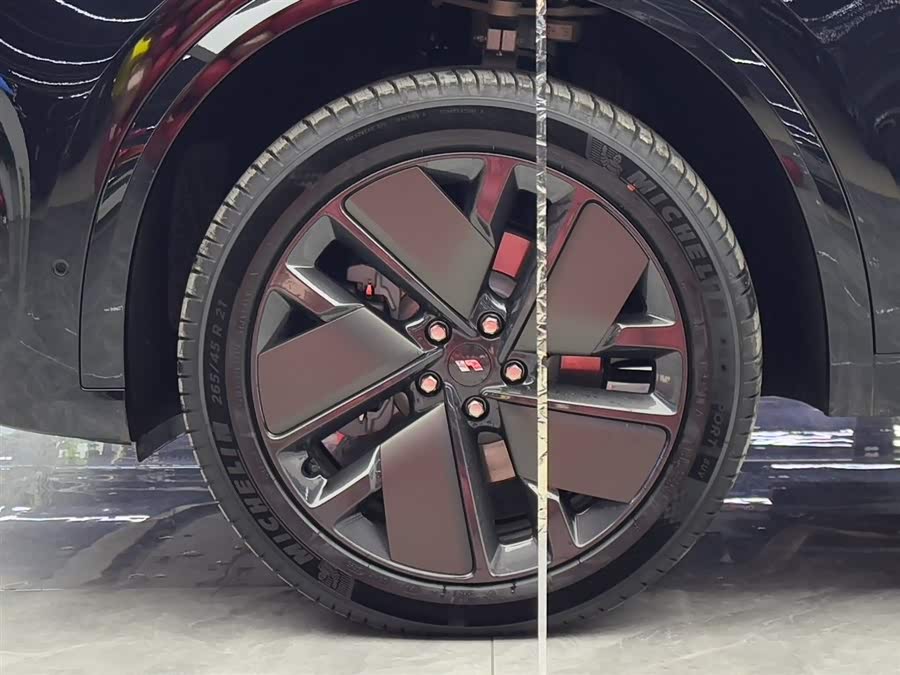 Li L9 2025 image de voiture #5