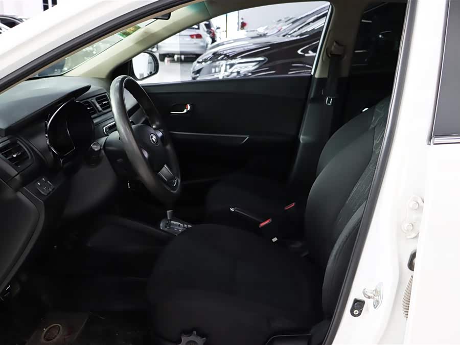 起亚 起亚K2 2012 汽车图片 #5