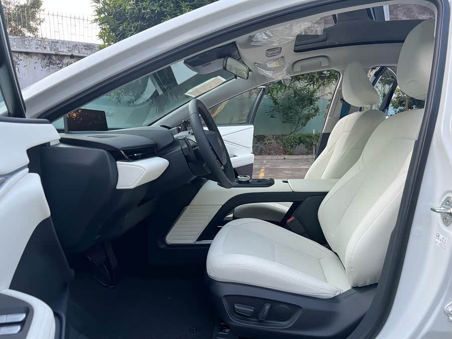 Toyota bZ5 2025 car image #5