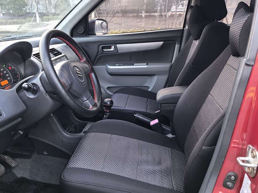 Suzuki Swift 2015 car image #5