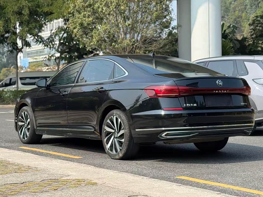 Volkswagen Passat 2023 car image #5