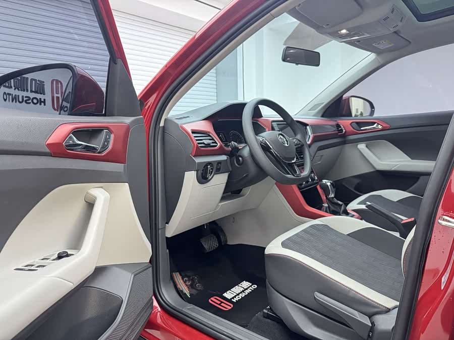 Volkswagen T-Cross 2020 car image #5