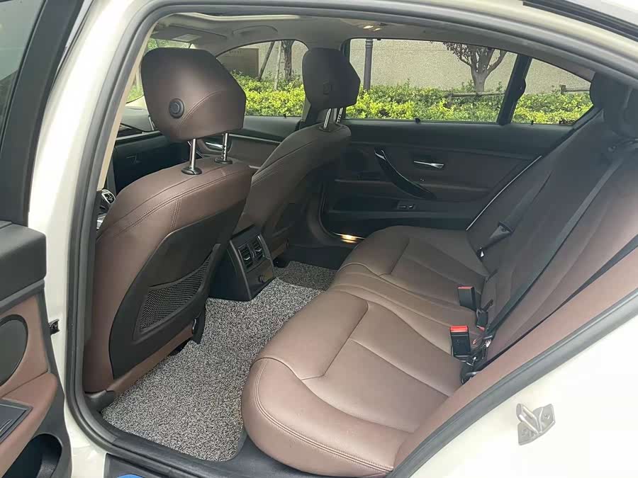BMW 3 Series 2018 car image #5