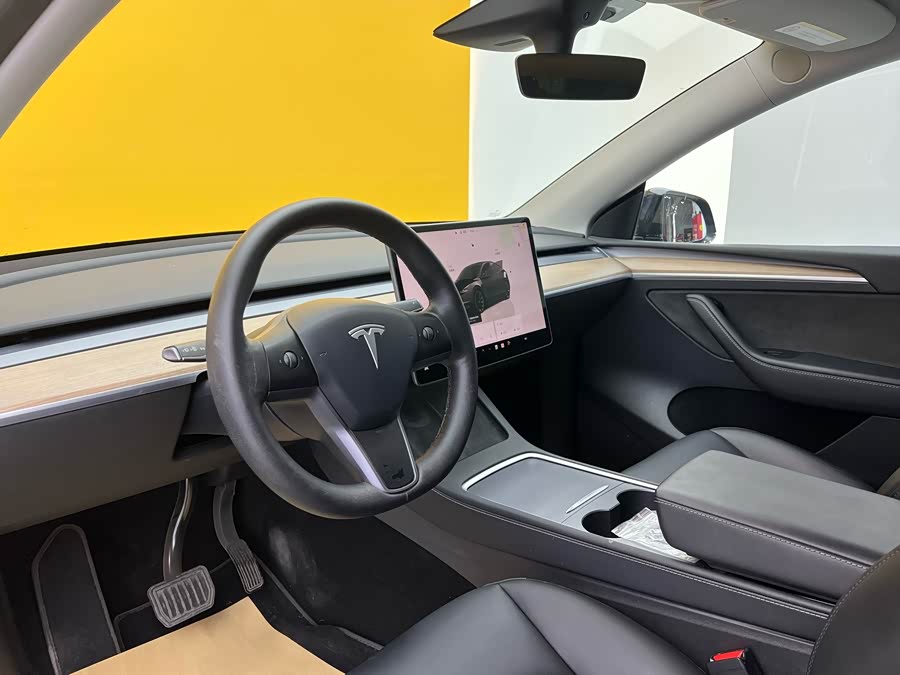 Tesla Model Y 2022 car image #5