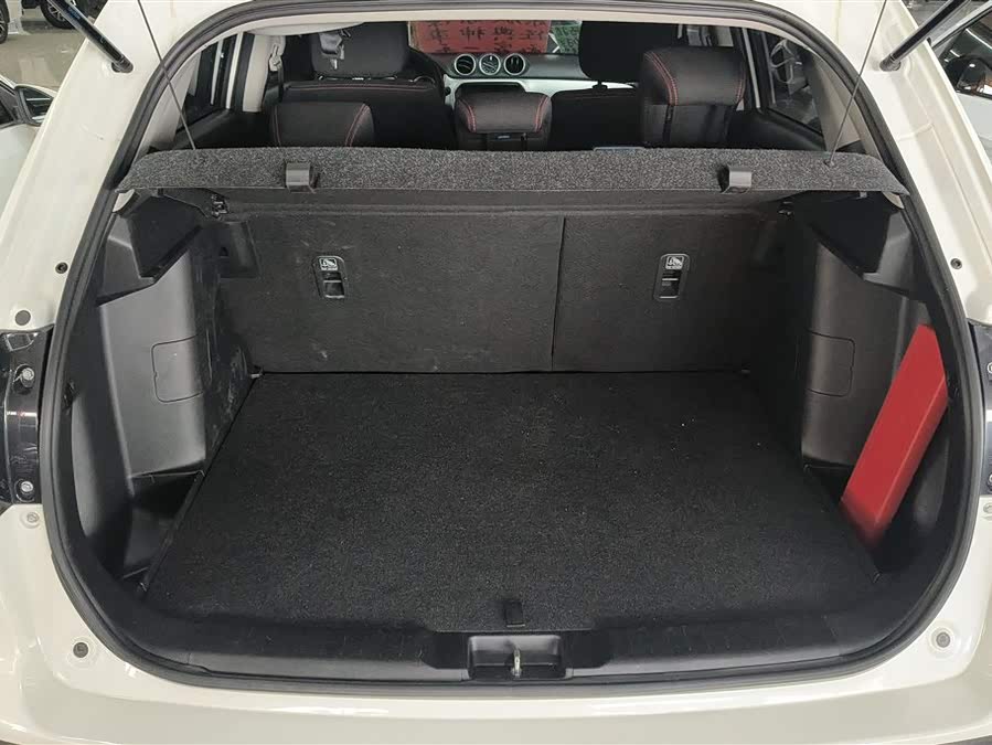 Suzuki Vitara 2019 immagine di auto #5