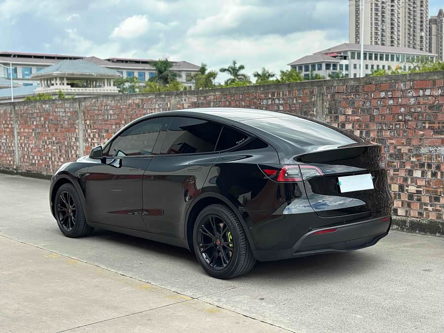 Tesla Model Y 2022 car image #5