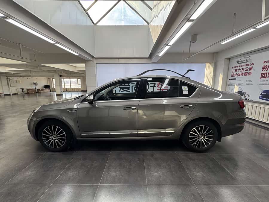 Skoda Octavia 2020 car image #5