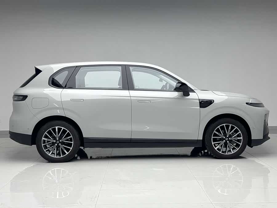 零跑汽车 零跑B10 2025 汽车图片 #5