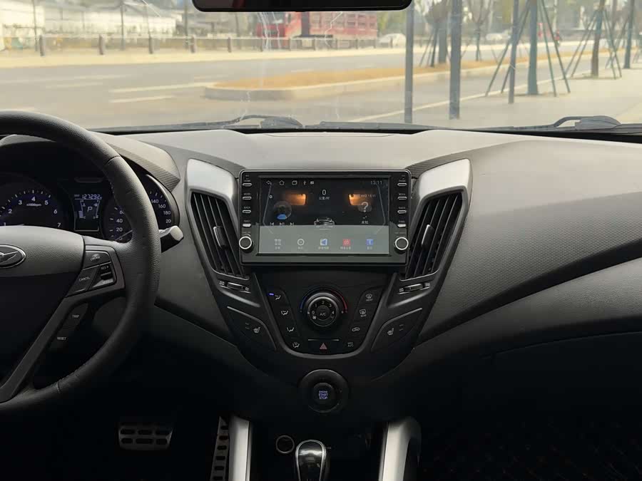 Hyundai Veloster 2012 car image #5