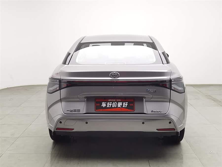 Toyota bZ3 2023 immagine di auto #5