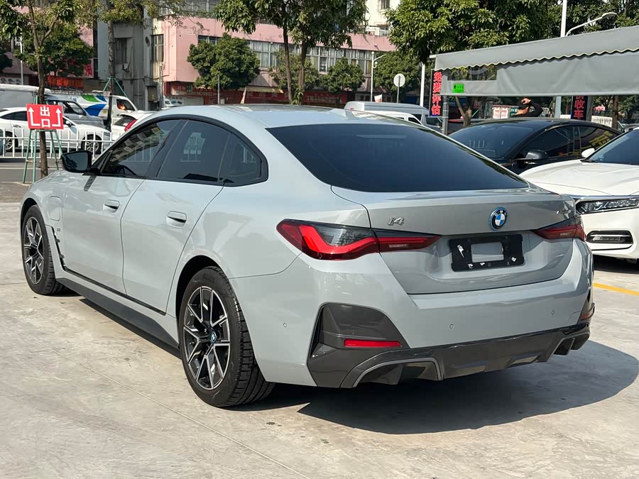 BMW i4 2022 #5 BMW i4 2022 car image #5