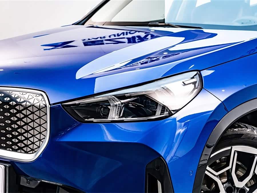 BMW iX1 2024 صورة سيارة #5