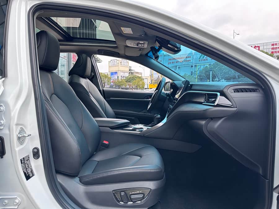 Toyota Camry 2022 car image #5