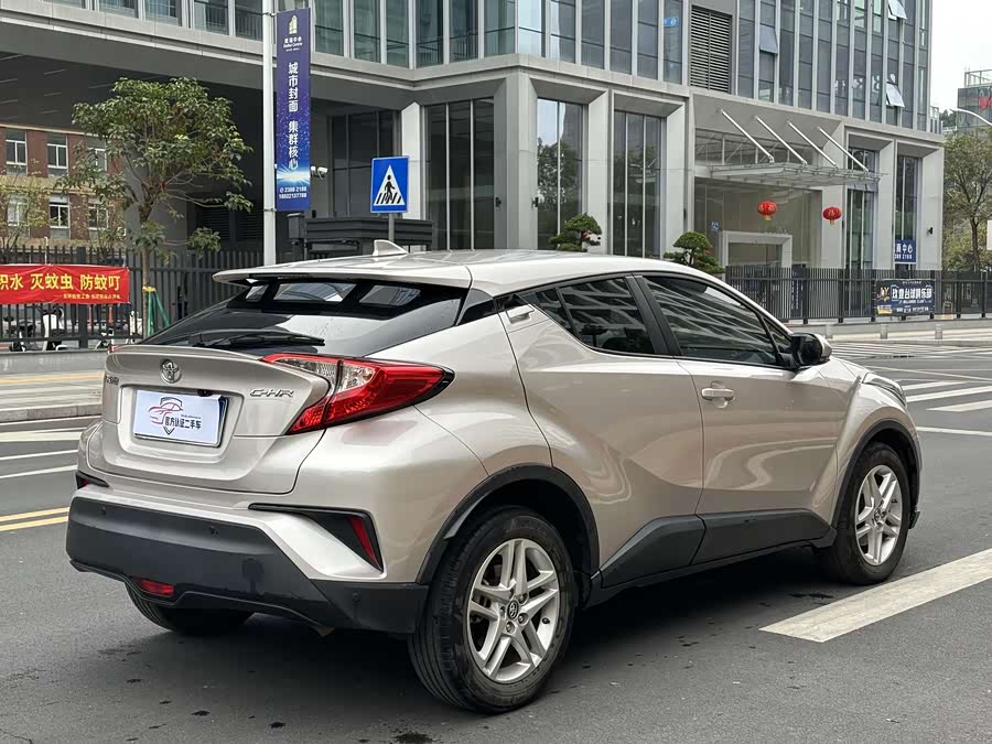 Toyota C-HR 2021 car image #5