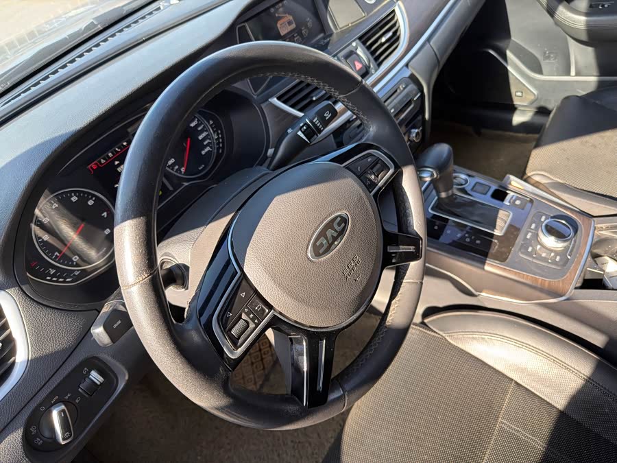 JAC 2018 #5 JAC 2018 car image #5