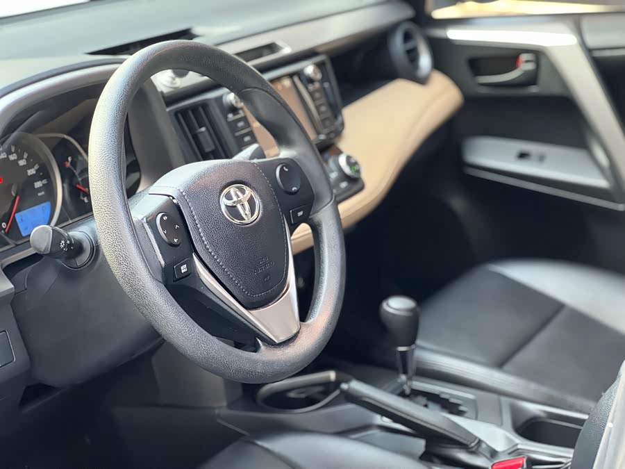 Toyota RAV4 2018 car image #5