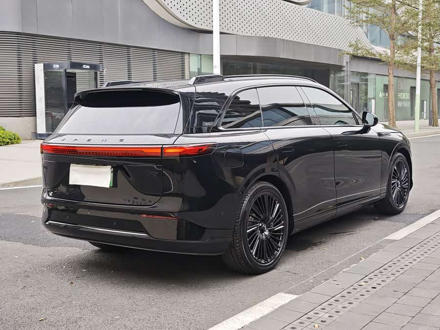 Xpeng G9 2025 car image #5