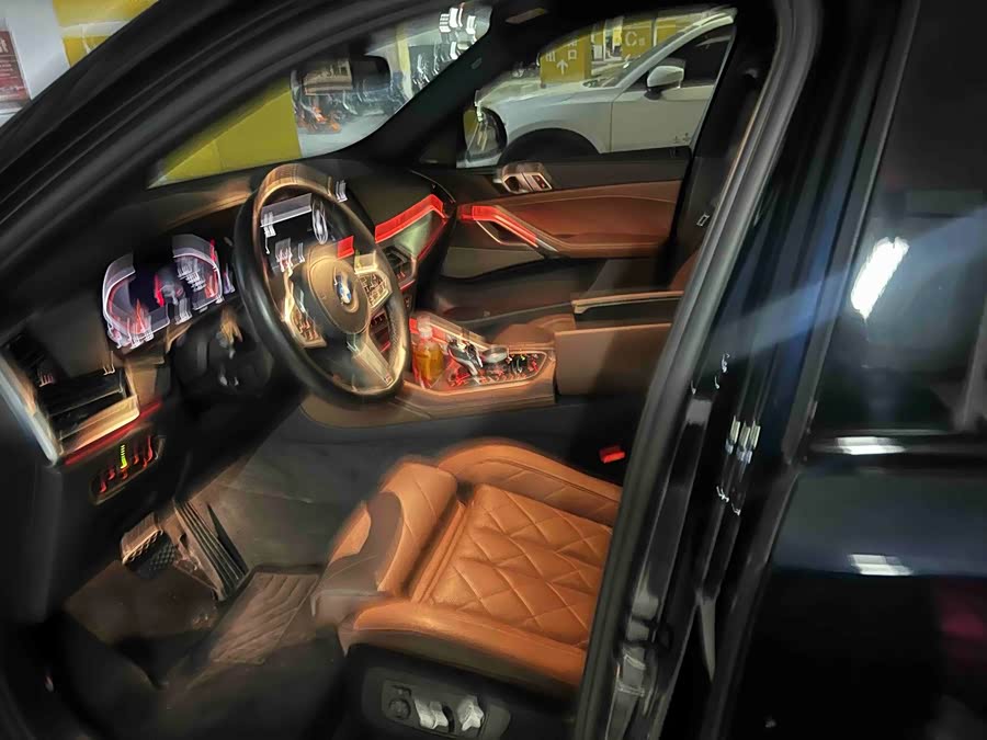 BMW X6 2023 immagine di auto #5