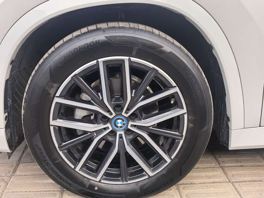 BMW iX1 2025 #5 BMW iX1 2025 car image #5