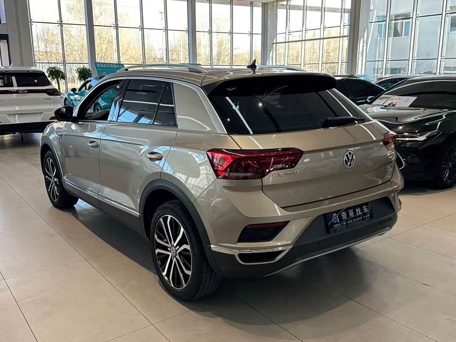 Volkswagen T-Roc 2020 car image #5