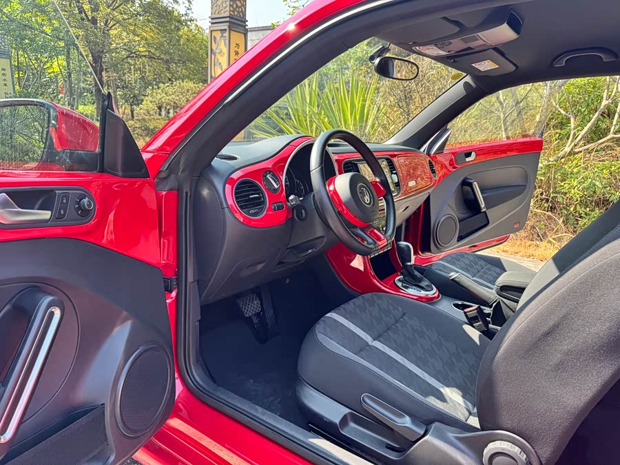 Volkswagen Beetle 2018 immagine di auto #5