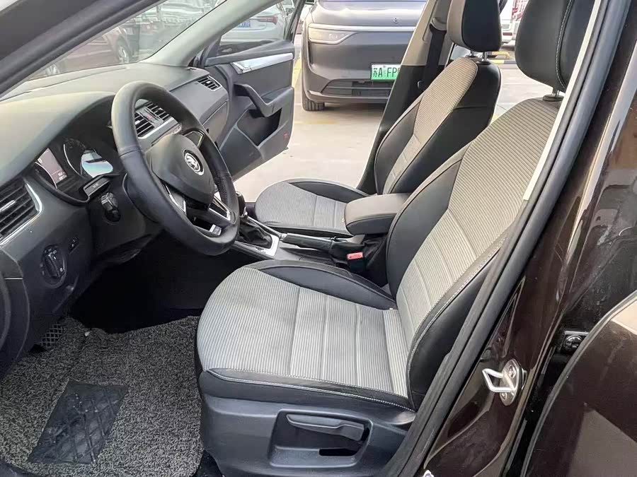 Skoda Octavia 2016 car image #5