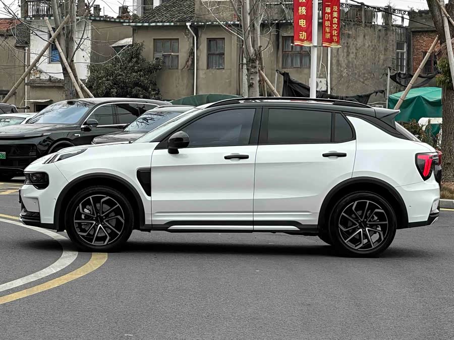 Lynk & Co 01 EM-P 2023 #5 Lynk & Co 01 EM-P 2023 car image #5