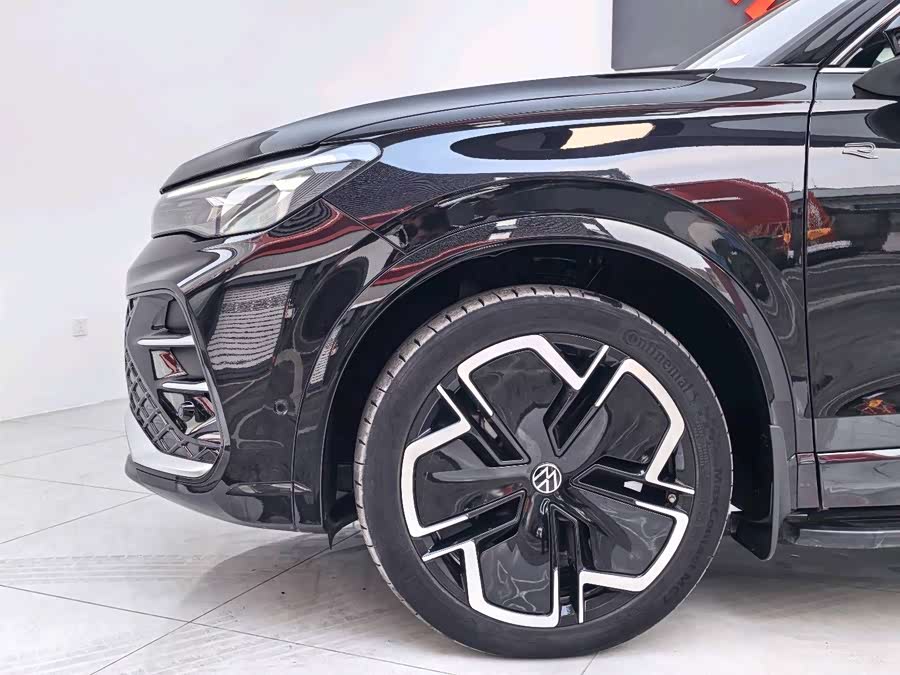 Volkswagen Tiguan L 2024 car image #5
