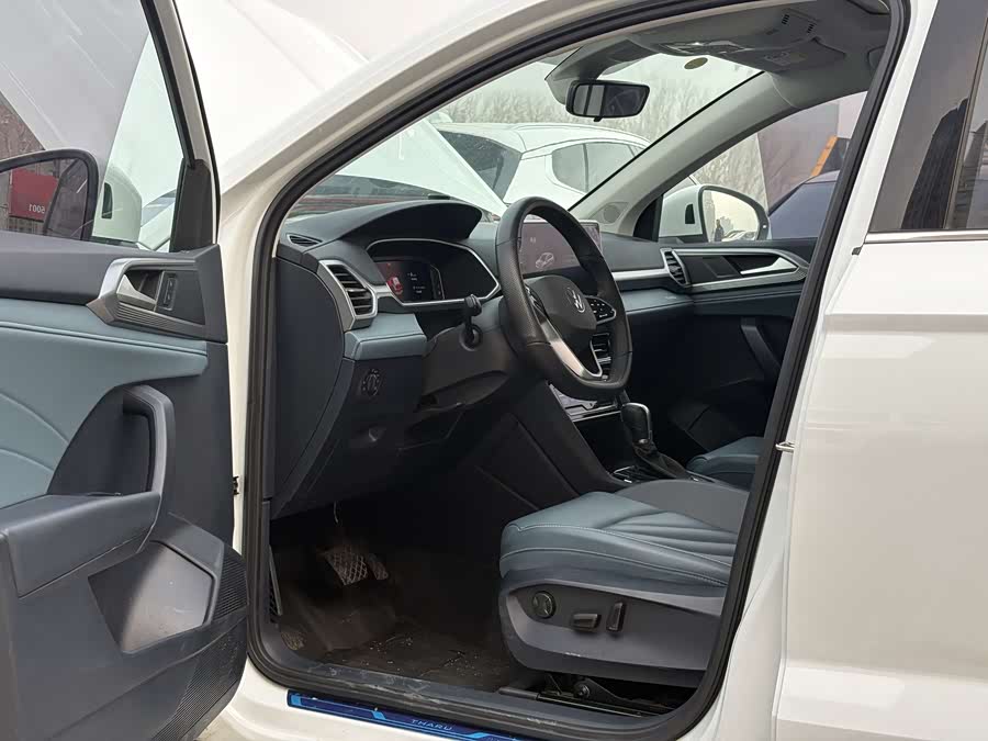 Volkswagen Tharu 2024 car image #5