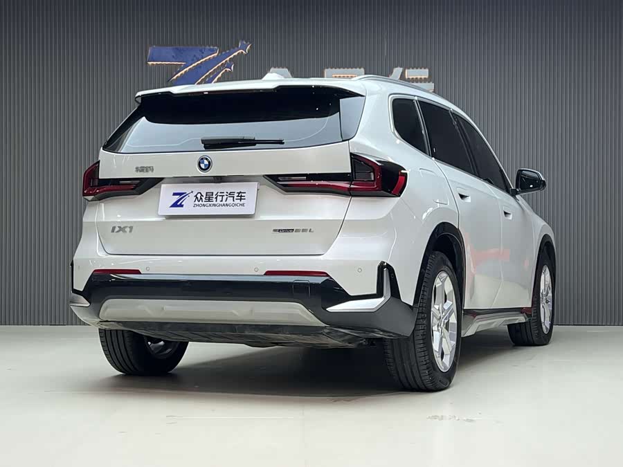 BMW iX1 2024 car image #5