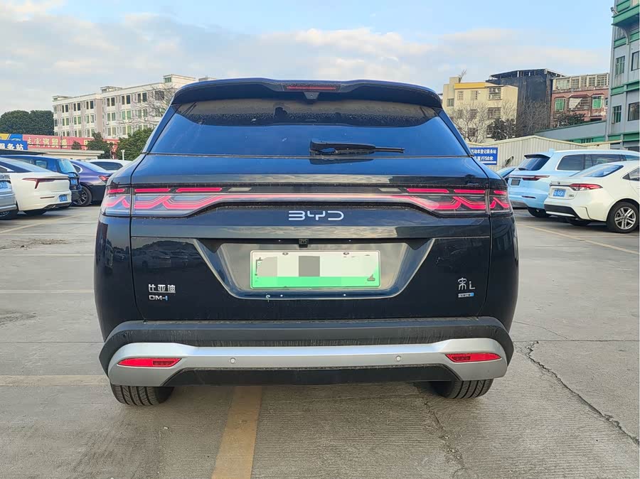 BYD SongL DM-i 2025 car image #5