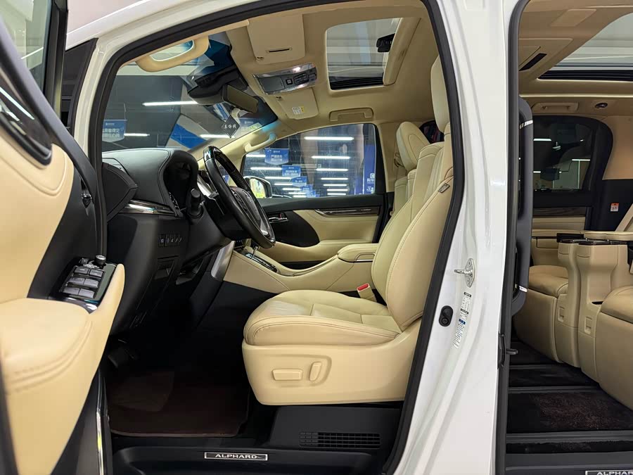 Toyota Alphard 2022 car image #5