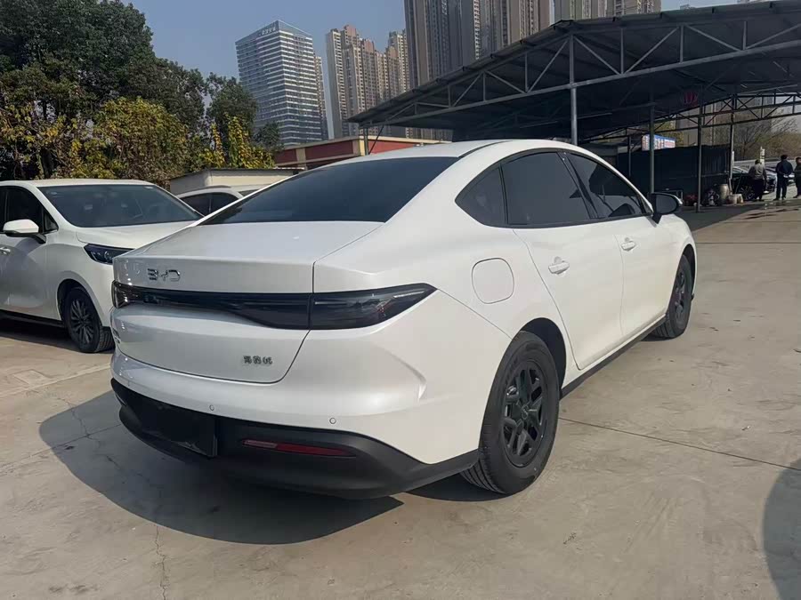 BYD Seal 05 DM-i 2025 car image #5